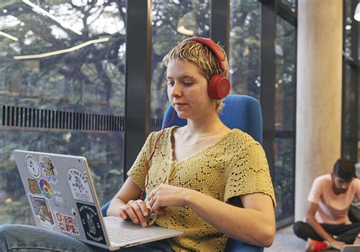 Student-led AI how-to videos