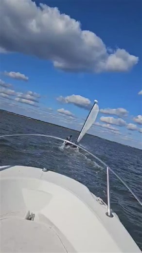 Alter Cup training part 2! A little reach practice in case they swap to the trapezoid course from 2021. #pointsailing #hobiecat #hobie #hobiewave #hobiesailing #catamaransailing #catamaran #hobiewayoflife #beachsailing #ocnj #beesleyspoint #baysailing #jerseyshore | Point Sailing