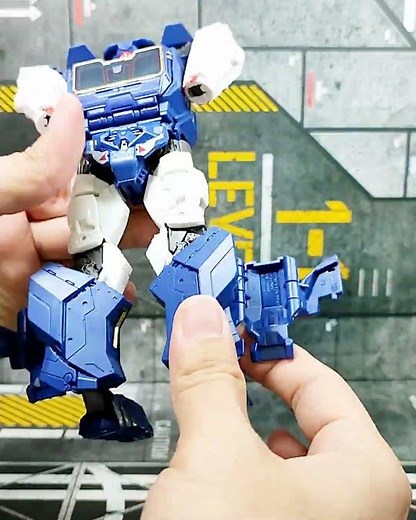 Transformers Studio Series SS83 Soundwave (Bumblebee Movie)