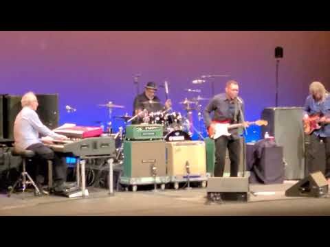 Robert Cray Band - LIVE - Phone Booth - Hopkins Center For the Arts - Hopkins, MN - 3-24-26