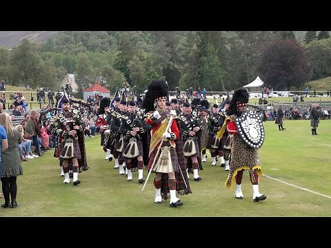 Best band shield march by the Highlanders 4 SCOTS Pipes and Drums at the 2022 Braemar Gathering