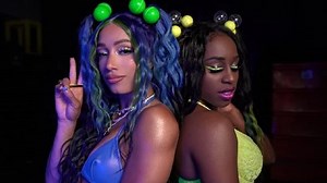 Sasha Banks And Naomi Merchandise Pulled From WWE Shop