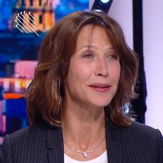 « Moi, je ne suis pas du tout nostalgique. C'est pour ça que ça me déstabilise un peu de retourner dans le passé » Sophie Marceau 🎞 | Quotidien avec Yann Barthès