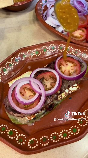 Deliciosos nopales con tasajo de res y panela