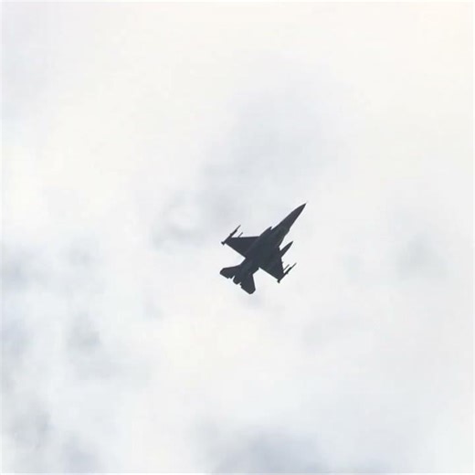 F-16 Fighter Jet Aerial Combat at Its Peak #militaryfacts #fighterjets