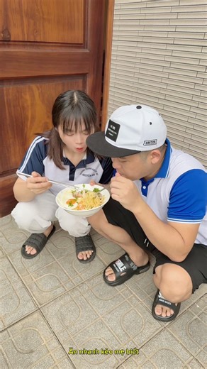 Tom and Sim eat Mickey's noodles #simnangvlog