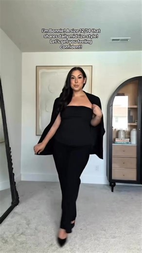 Sharing midsize workwear outfits as a size 14 with a soft belly and curves. Let me know which outfit is your favorite! OUTFIT for details on my midsize outfits #midsizeoutfit #size14 #size12 #sumemroutfit #workwear #aritzia | Bonnie Wyrick