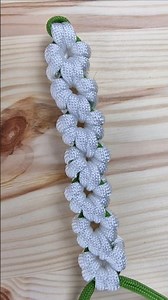 🌼 Paracord Daisy Keychain — Would You Make This?