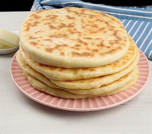 5 Ingredients Bread in a Pan: the Easy Recipe Ready in No-Time!