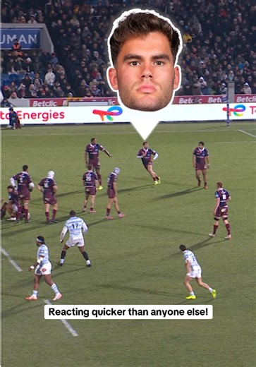 Damian Penaud's Genius Move in Rugby Match