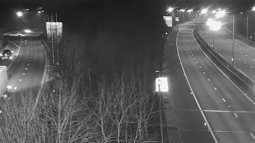 This video shows the shocking moments before a taxi driver caused a fatal crash on the M3. Mohamed Saleemi was texting just before he swerved into a vehicle on the hard shoulder, killing a recovery worker days before his birthday. | Daily Echo