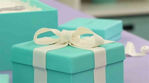 You Won't Believe This Tiffany Box Is A CAKE! _ How To Cake It with Yolanda Gampp