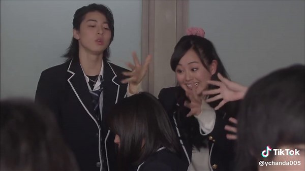 35歳の高校生のトイレでの食事事情