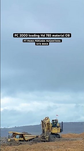 Pc 2000 loading overburden #shortvideo #ytshortsvideo #tambangbatubarakaltim #fypシ゚viral