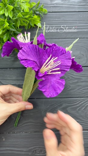 Crepe Paper Flowers: An Easy Tutorial for Stunning Results #diy #crepepaper #paperflowers #papercraft #giftideas | Origami Studio