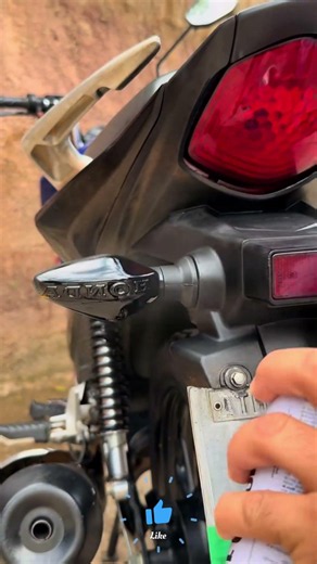 Part 2 : Easy Super! 🪐✔️ Honda Motorcycle Back Light Custom Design Black Spray Paint DIY Tutorial