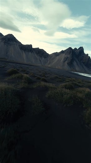 Les Tropeziennes par M.Belarbi se réinventent en hiver. Découvrez la nouvelle collection Automne/Hiver 2025, pensée pour toutes les envies : 👟 Nouveautés sneakers pour un look urbain et confortable 🌧️ Iconiques bottes de pluie pour affronter les intempéries avec style ❄️ Bottes fourrées pour un hiver tout en douceur Disponible dès maintenant sur notre e-shop | Les Tropeziennes par M.Belarbi