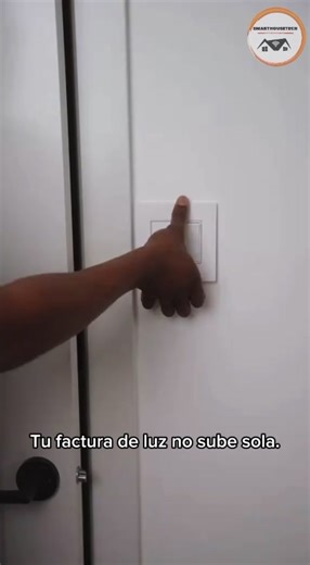 Interruptor inteligente WiFi ✔️ Controlar desde la app ✔️ Usar tu voz con Alexa o Google Home ✔️ Encender y apagar manualmente ✔️ Sigue funcionando normal aunque se vaya el internet Más control sobre tus luces = menos desperdicio de energía ⚡ 📲6452-3492 📲6940-2767 #AhorroEnergético #InterruptorInteligente #Domótica #SmartHomePanama #Alexa