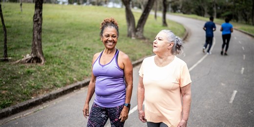 7 Common Walking Mistakes, According to Fitness Experts