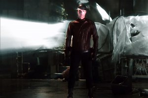 THE FLASH season 2 trailer teases the arrival of another speedster