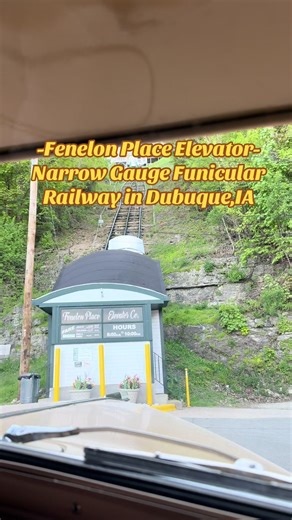On Saturday we road the “steepest & shortest” scenic railway in Dubuque, Iowa! #trains #cablecar #railway #iowa #dubuque