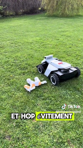 🤯 Ce robot tondeuse est complètement différent… Je teste le Segway Navimow X4 🤖🌱 👉 4 roues motrices (AWD) 👉 Roues avant directionnelles 👉 84% de pente 😳 👉 Navigation GPS RTK caméra 👉 Zéro câble à installer En gros : un robot pensé pour les terrains VRAIMENT compliqués Mais… est-ce que ça marche vraiment ? 👀 Test complet très bientôt sur la chaîne 🔍 @Segway Navimow #shorts #robottondeuse #segway #tech #innovation
