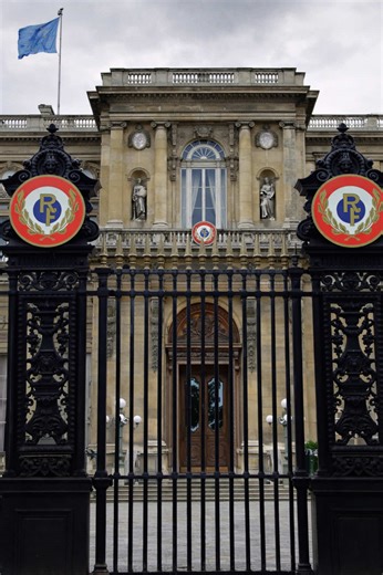 Fabrice Aidan is a French diplomat. He gave Jeffrey Epstein UN Security Council briefings. Classified documents. From his official UN email. For 6 years. AFTER Epstein's 2008 conviction. His name appears in 200 DOJ documents. The FBI flagged him in 2013 for child abuse websites. He resigned the same year. France is prosecuting him now. 👇 Comment what you think Epstein wanted with UN documents. Follow for who else gave him classified information. #FabriceAidan #Epstein #EpsteinFiles #UnitedNatio