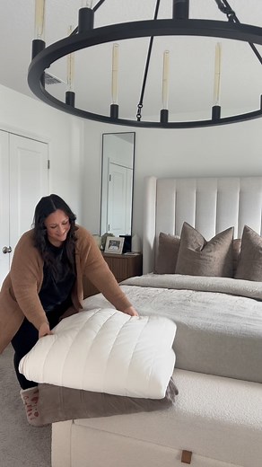 These Amazon quilt and sham sets are affordable and beautiful! Luxe for less 😍🙌🏼 shop this post ⬇ https://liketk.it/52Iym | Glamorouslyliving