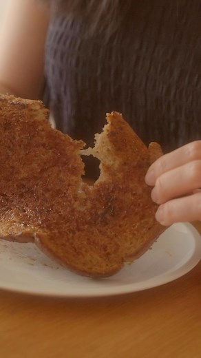 kokohome on Instagram: "Cinnamon toast that instantly lifts your spirits with its simplicity and its warm, comforting, and nostalgic taste 🍞🤎🍂 #simplerecipes"