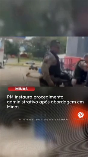 EM MINAS | Uma ocorrência da Polícia Militar em Patrocínio (MG), no Alto Paranaíba, terminou com um homem agredido e um policial atingido pela porta da viatura na última sexta-feira (30/1). Em nota ao Estado de Minas, a assessoria da Polícia Militar de Minas Gerais (PMMG) disse que presenciou um motociclista realizando manobras bruscas e ruídos excessivos na via, colocando em risco a vida de pessoas que transitavam no local. "A guarnição se direcionou para abordá-lo, porém, só conseguiu fazê-lo 