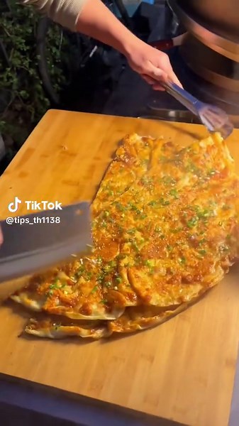 King Tips (@tips_th1138)’s videos with Crunchycat - Monkey Cat Luna