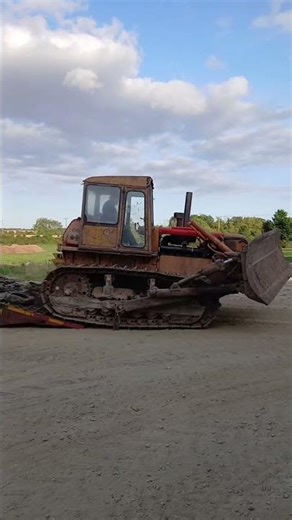 Komatsu D65 Dozer #farming #komatsu #bulldozer