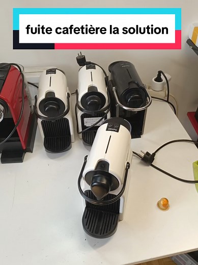 Réponse à @dc_brown_ Votre machine Nespresso fuit et vous ne savez pas quoi faire ? Dans cette vidéo, je vous dévoile une astuce simple et efficace pour réparer votre cafetière en quelques minutes seulement. Fini les fuites d'eau et le café gâché ! Je vous guide pas à pas à travers le processus de réparation, en vous montrant exactement où se trouve le problème et comment le résoudre. Vous n'avez besoin d'aucun outil spécialisé, juste de quelques minutes de votre temps. Cette solution fonctionne