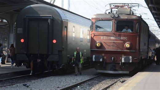 Lider sindical: „Directorul CFR Călători nu respectă nici angajații, nici călătorii”