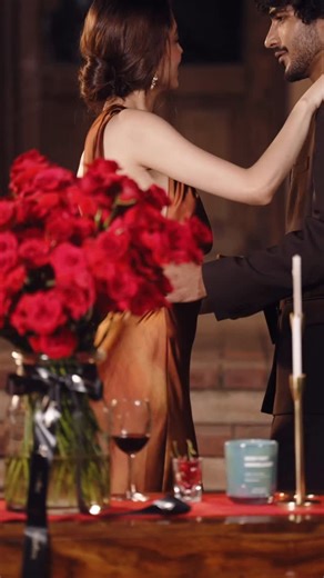 Interflora India on Instagram: "Anniversary date night, but make it a whole cinematic moment ✨🌹 When the candles glow, the music slows, and the blooms do half the flirting for you, that’s when romance really shows off. Grand bouquets, soft glances, and a night made to be remembered. romantic gifting, grand floral arrangements, date night decor, luxury flowers, Interflora India"