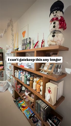 Karen | Cleveland Blogger + Things to Do + Local Guide on Instagram: "If you’ve been searching for meaningful, unique, not-your-average gifts… @orangeroseapothecary in Hudson is truly unmatched. ✨ From clean beauty to handcrafted favorites to OY-L made right inside the shop — this place is a whole experience, not just a store. I always walk out with something special for someone I love (and usually a treat for myself too 🤍). Support small, shop intentionally, and discover your new favorite spot