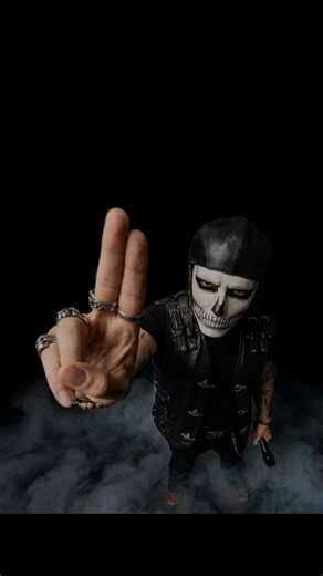 𝐓𝐀𝐋𝐖𝐈𝐈𝐍𝐃𝐄𝐑 on Instagram: "My Miisfiits, ya’ll made 2025 very special ‼️ trust me I won’t let ya’ll down 🤝 double ii coming at full force ☄️ count on it Video by the one & only @bowdhitya 🎥 Shout out to all the kind souls people who spreads my music like it’s their reliigiion ~ I see you and I appreciate you 🖤‼️"