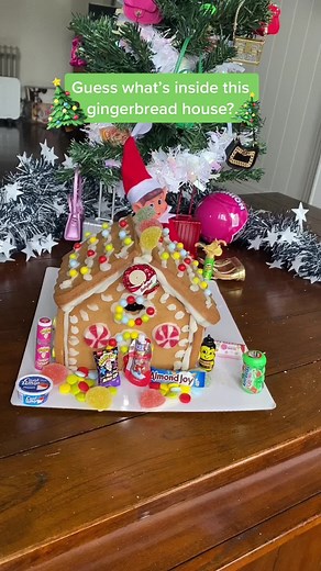 Mini Brands Gingerbread House Kit Unboxing and Review