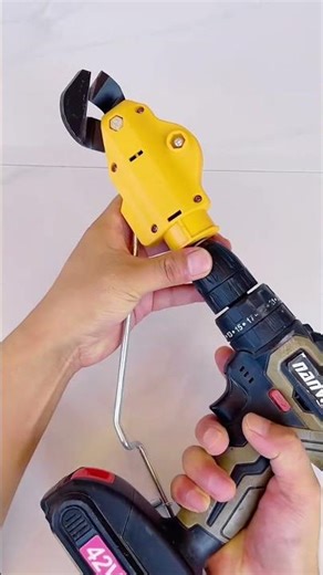With this accessory, a power drill can be converted into electric shears