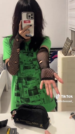 Creative Fishnet Styling Tips for Unique Looks