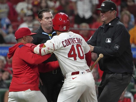 Cardinals' Willson Contreras ejected, hits own coach with bat and throws bubblegum on field