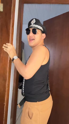 A primeira pessoa que foi preciso prender logo no começo do meu serviço de ‘’poliça’’ | Thiaguinho Soares