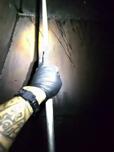 Magnet Scraper Inside A Vertical Duct