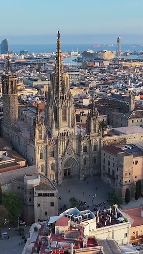 Barcelona | Gaudí, Beaches & City Vibes