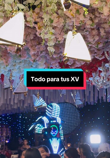 Todo para tus XV #video360 #espejomagico #robotled