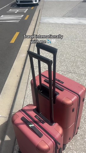 Airport Security Fail! 😅 NZ vs. US