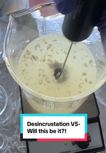 Version 5… and still not perfect 😅 Building the ultimate desincrustation solution from scratch is harder than it looks—but we’re getting close. Estheticians, this one’s for you. #estheticianlife #skincaretools #acnetreatment #extraction #skincareroutine