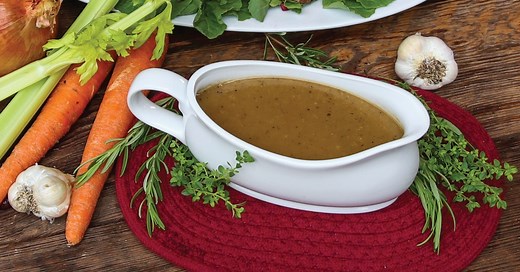 Don't throw those giblets away! Thanksgrilling powered by Kingsford is here to show you how to turn them into this savory Roasted Turkey Giblet Gravy. Pour it over turkey, mashed potatoes, or your entire plate! 🥘 Check out more videos and recipes like this on our YouTube channels: https://www.youtube.com/recteq https://www.youtube.com/user/CharcoalGrilling | Recteq