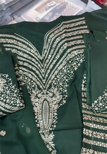 Jazmin Ke Khubsurat Designs Aur Pyare Colors