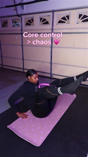 Core control > chaos 💗 Train for control, not just sweat. #fitover40 #matpilates